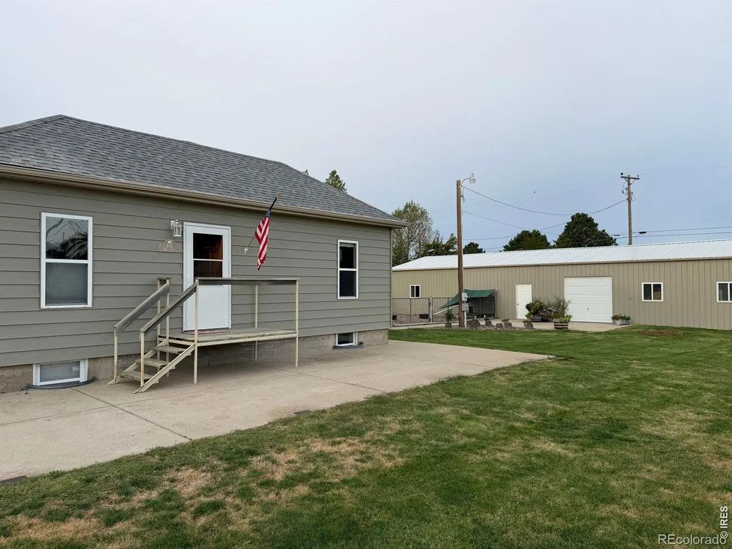 802 Main Street, Stratton