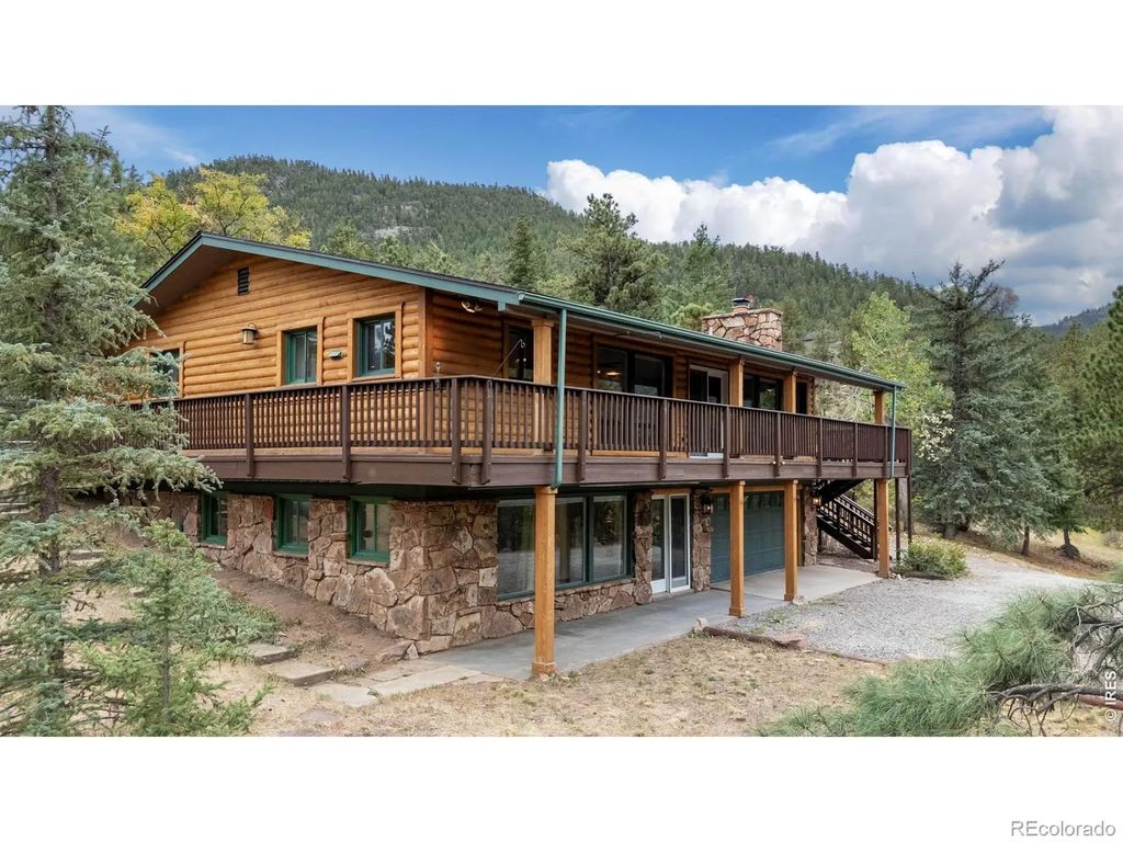 42 Ottawa Court, Lyons
