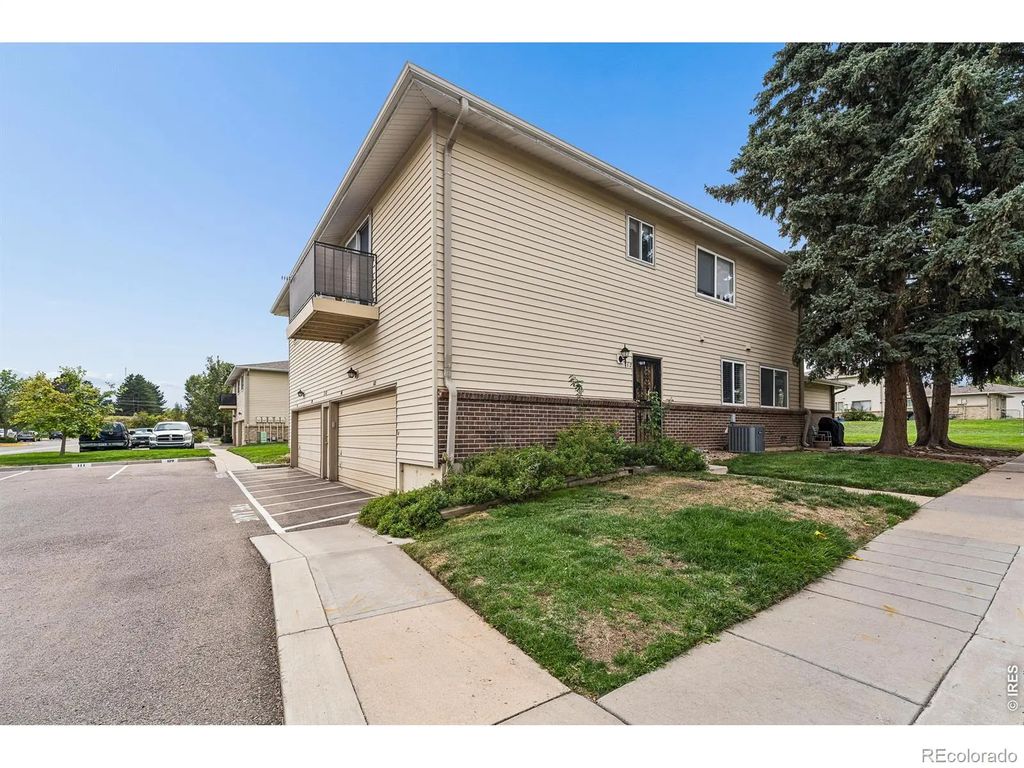 3351 S Field Street, Lakewood