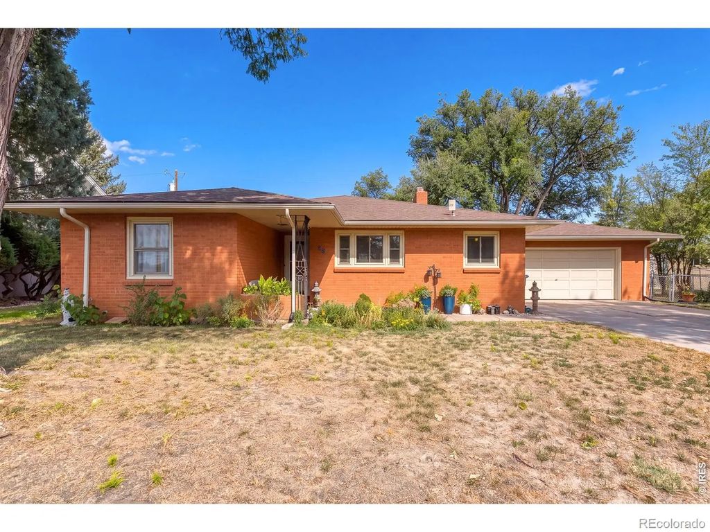 33 Mcdonald Avenue, Brush