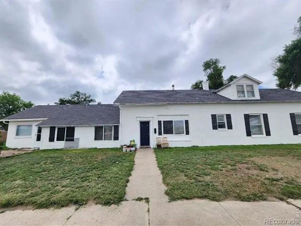 221-303 Hamilton Street, Sterling