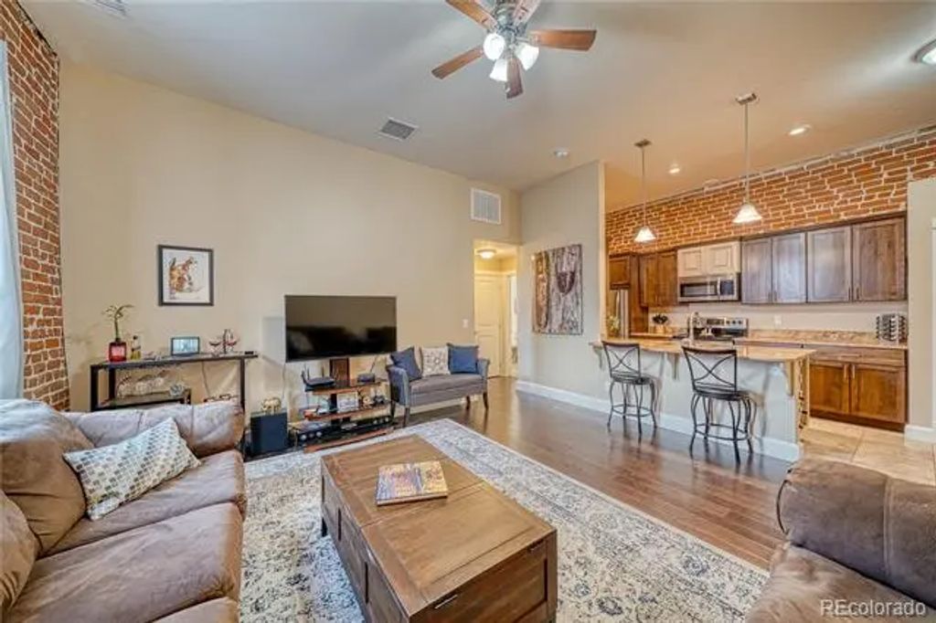 139 W 1st Street D, Salida