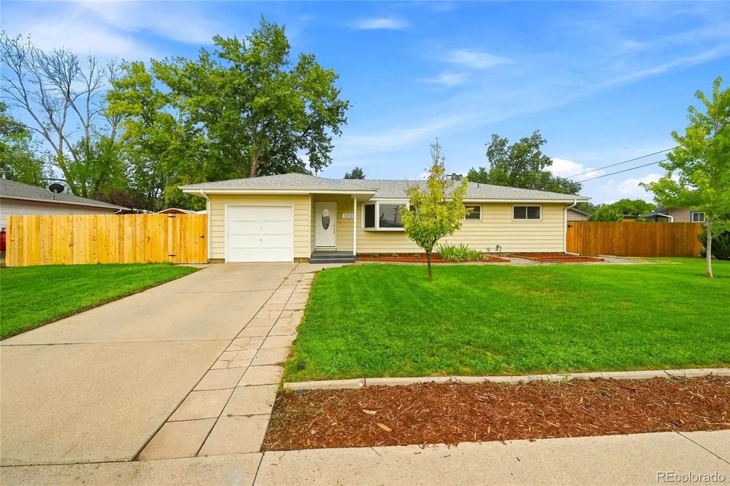 12721 Woodland Drive, Longmont