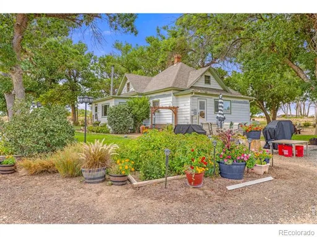 32438 County Road 57, Gill