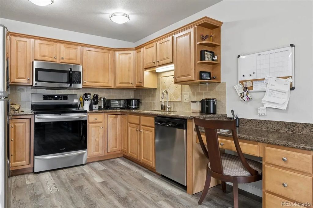 9385 E Center Avenue 12d, Denver