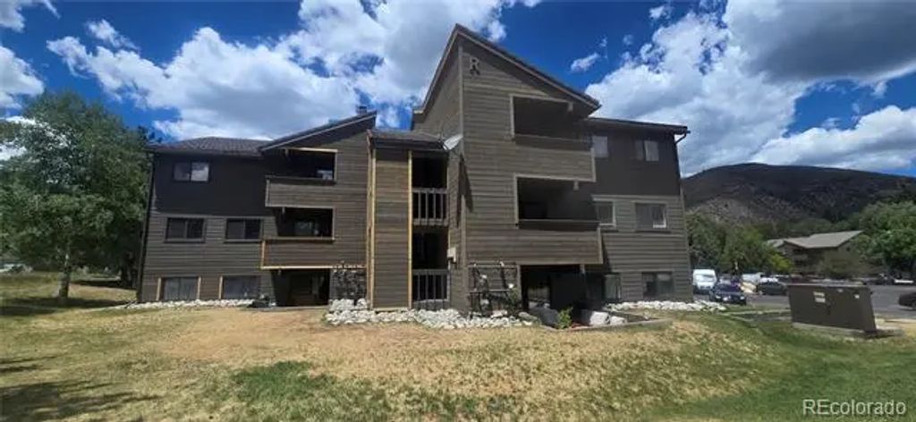 1061 W Beaver Creek Boulevard R302, Avon