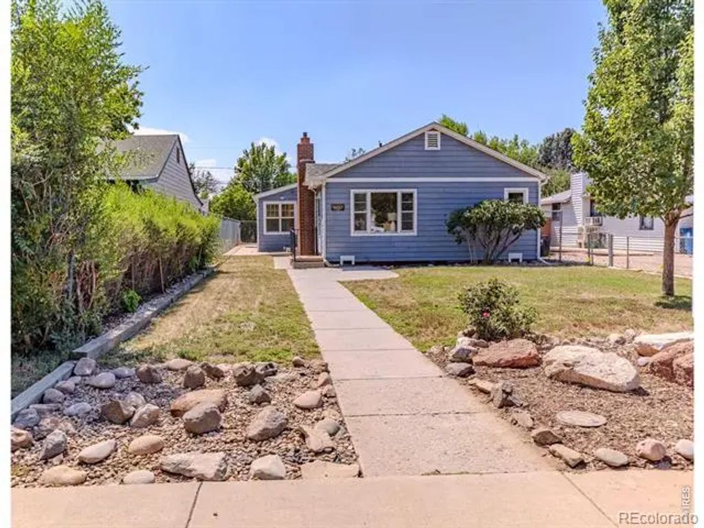 4077 S Washington Street, Englewood