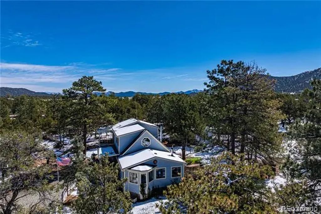 539 12th Trail, Cotopaxi