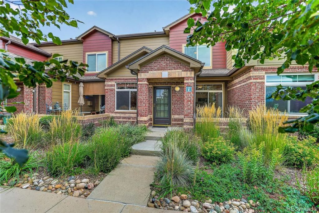 6414 Silver Mesa Drive E, Highlands Ranch