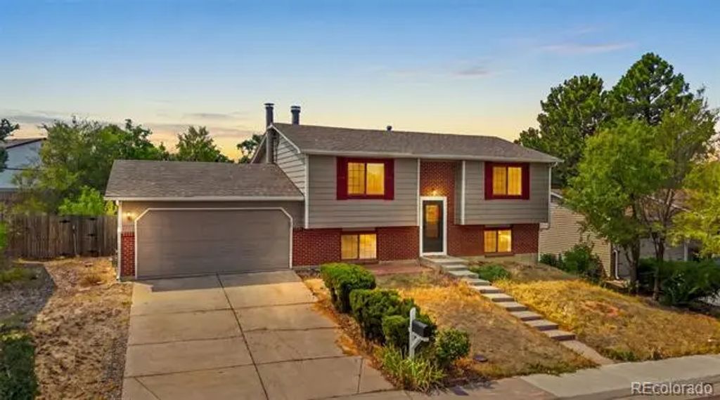 17958 E Oxford Drive, Aurora