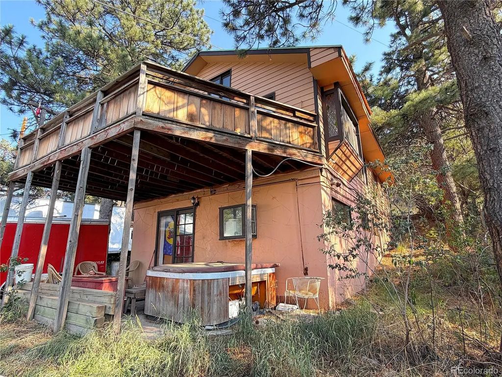 25 Pine Road, Golden