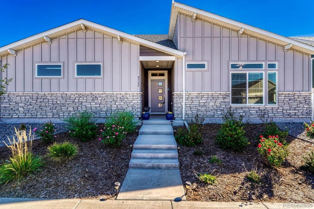 5122 N Quemoy Court, Aurora