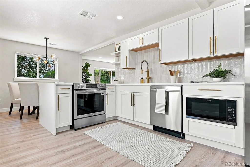 1430 Locust Place, Thornton