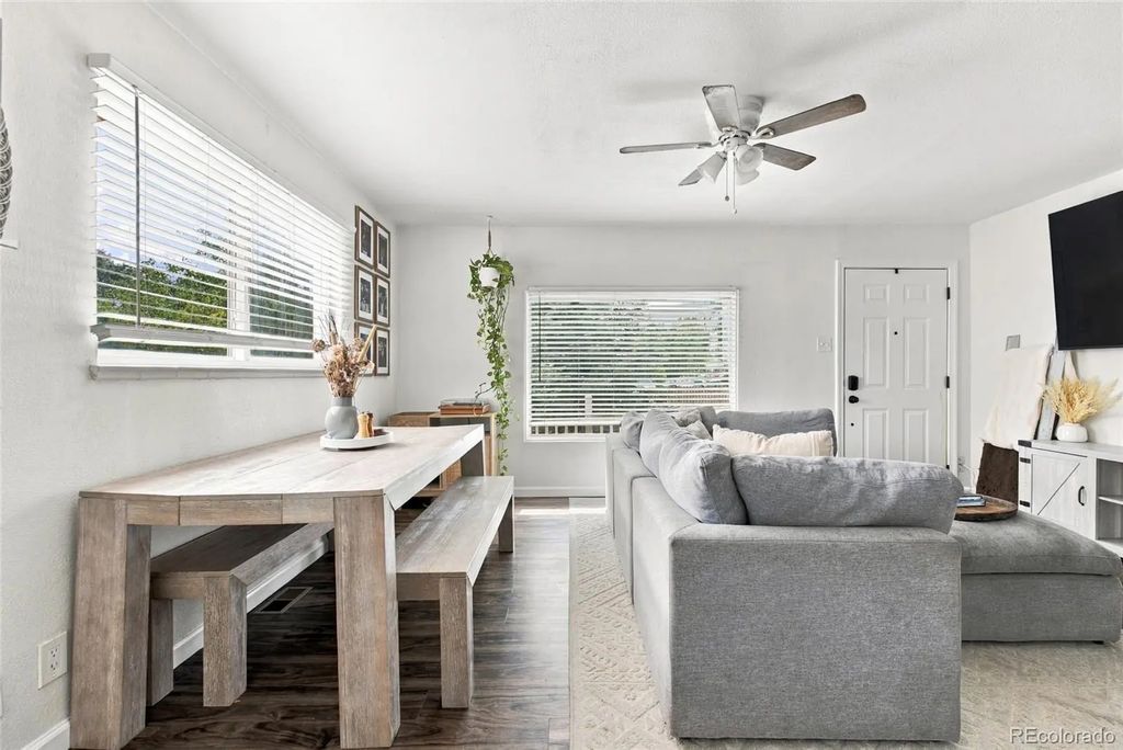 10607 Lowry Place, Aurora