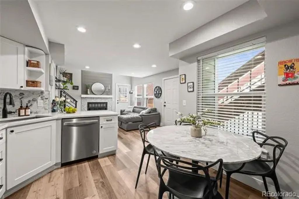932 S Dearborn Way 11, Aurora