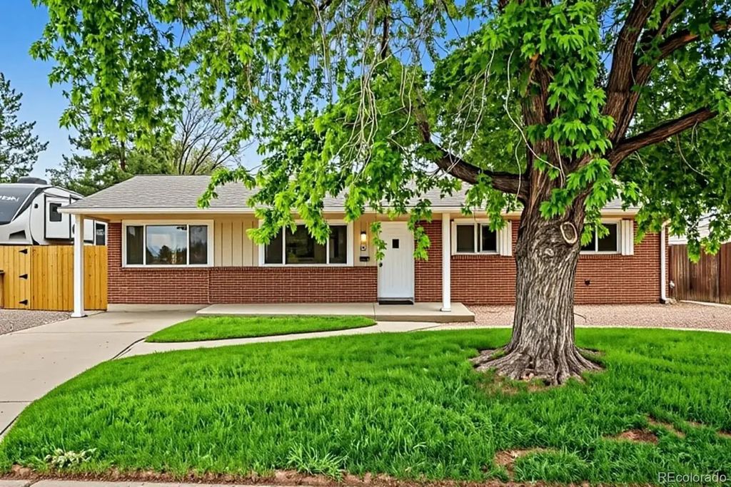 930 Hemlock Way, Broomfield