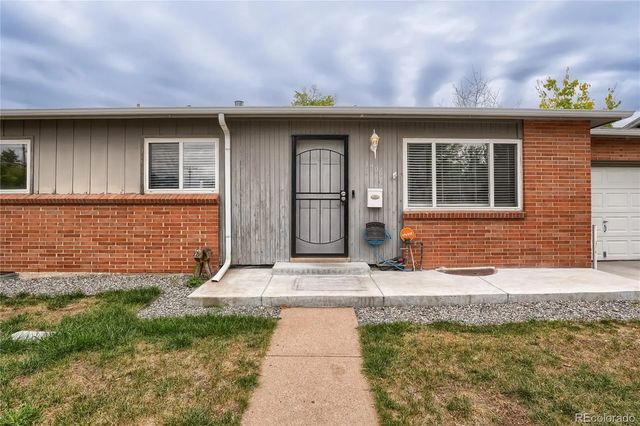 1906 S Newton Street, Denver
