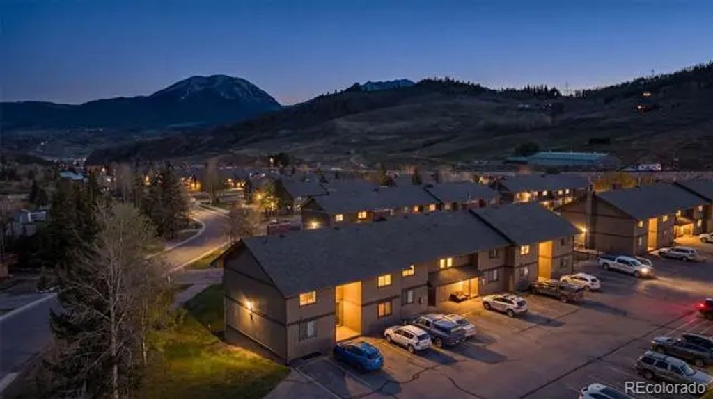 983 Straight Creek Drive 304, Dillon