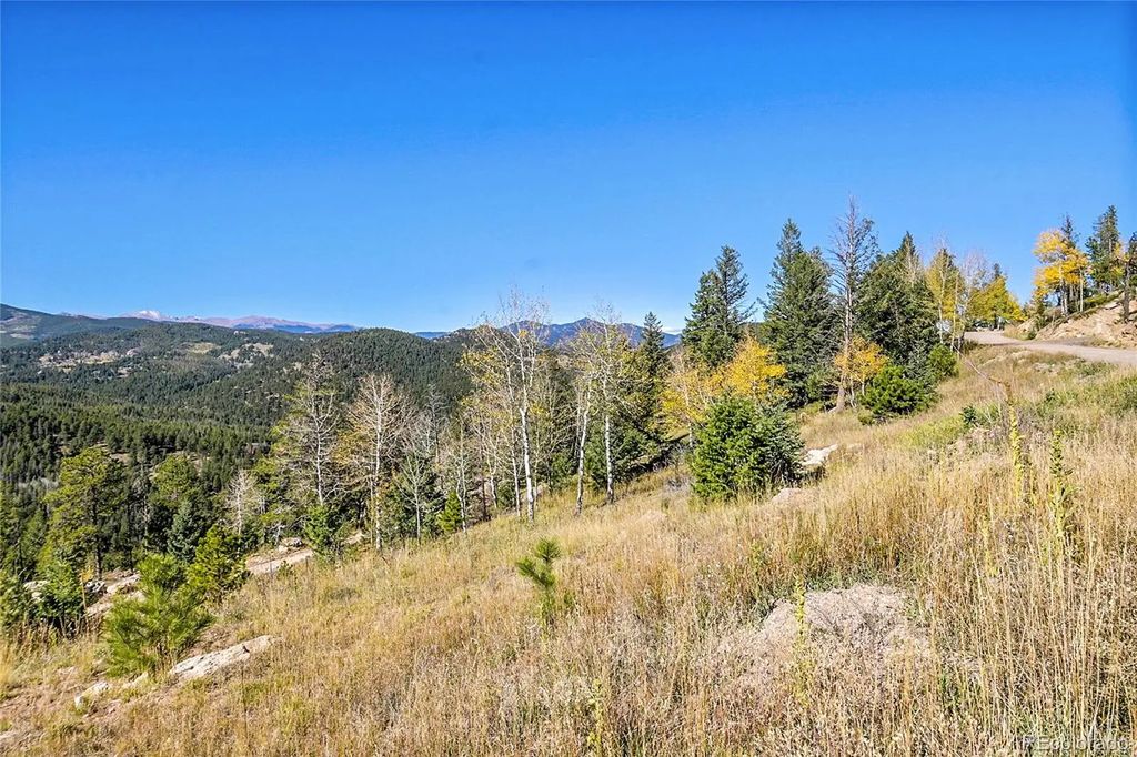 Granite Crag Circle, Evergreen