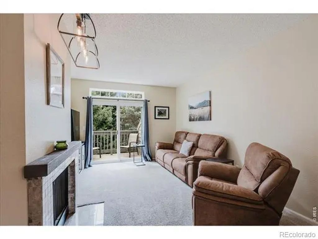 7430 Singing Hills Drive 204, Boulder