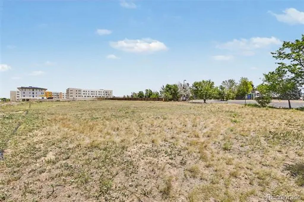 E Centretech Parkway, Aurora