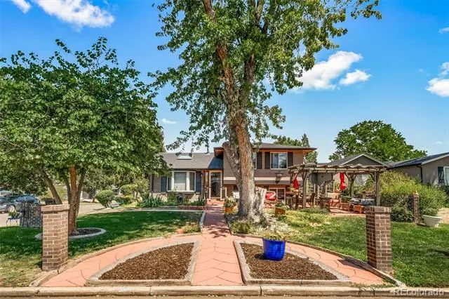 1590 Roslyn Street, Denver