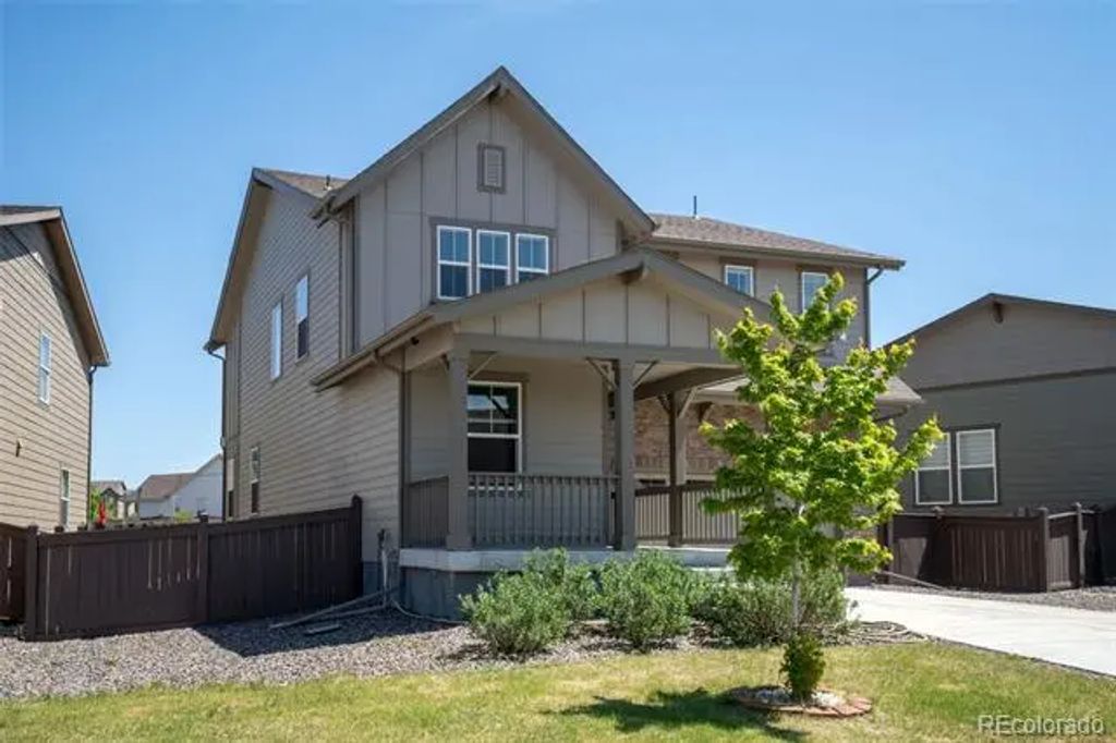 1916 Coopers Hawk Court, Brighton