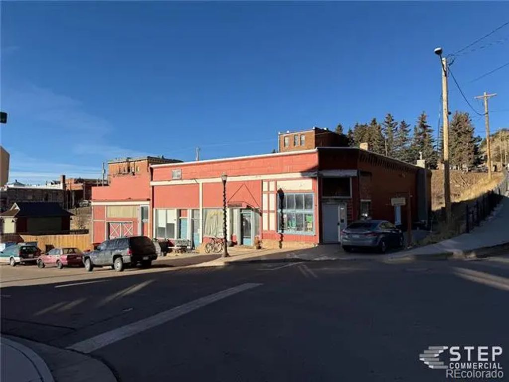 133 3rd Street, Victor