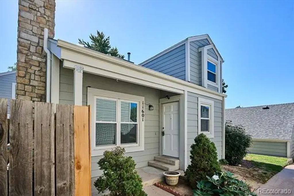 11601 E Cornell Circle, Aurora