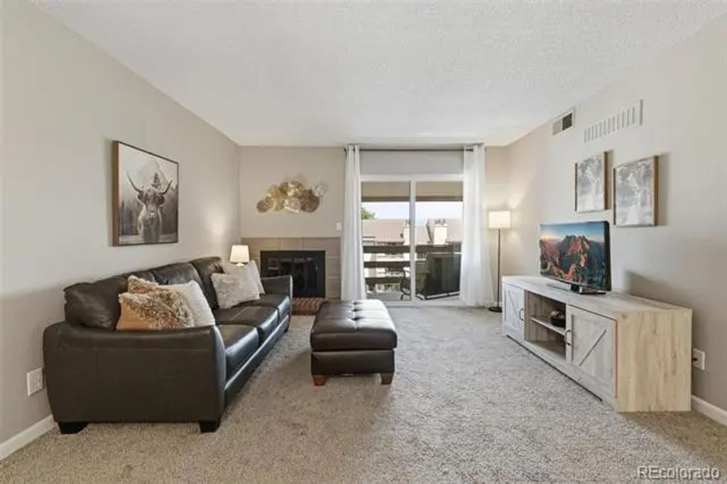 459 Wright Street 305, Lakewood