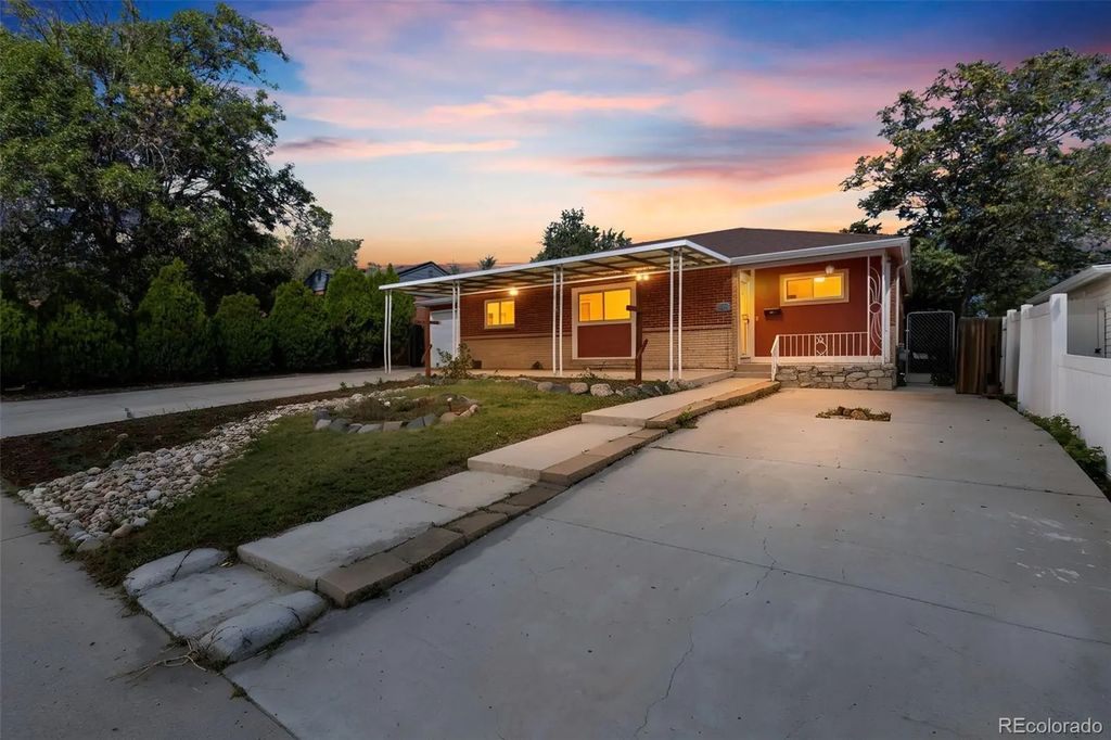 1461 E 95th Avenue, Thornton