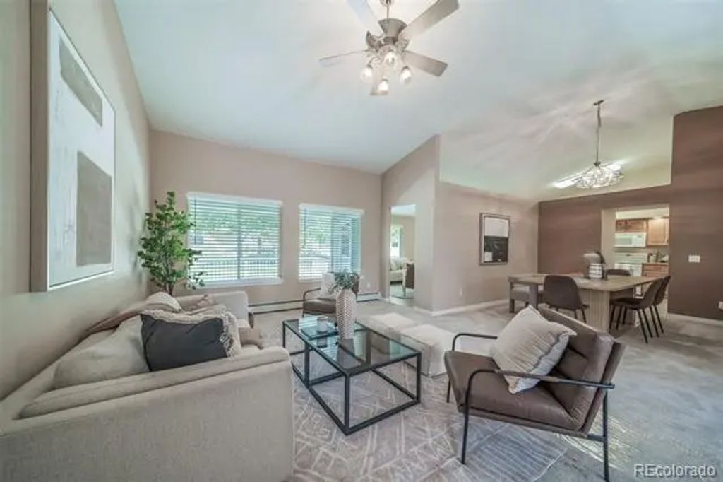 4384 Las Lunas Court, Castle Rock
