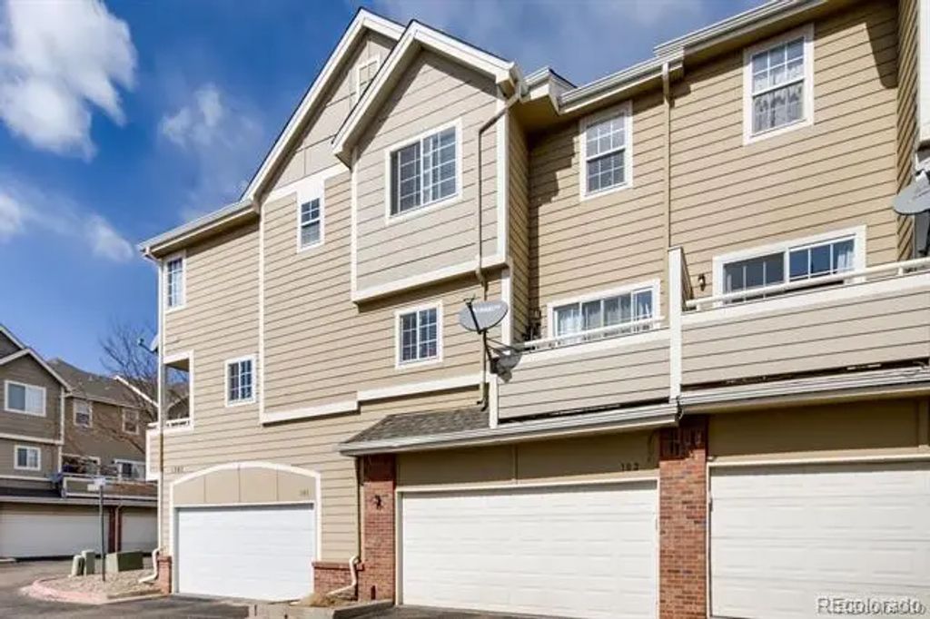 1387 S Danube Court 102, Aurora