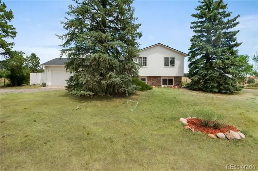 1825 Arabian Trail, Elizabeth