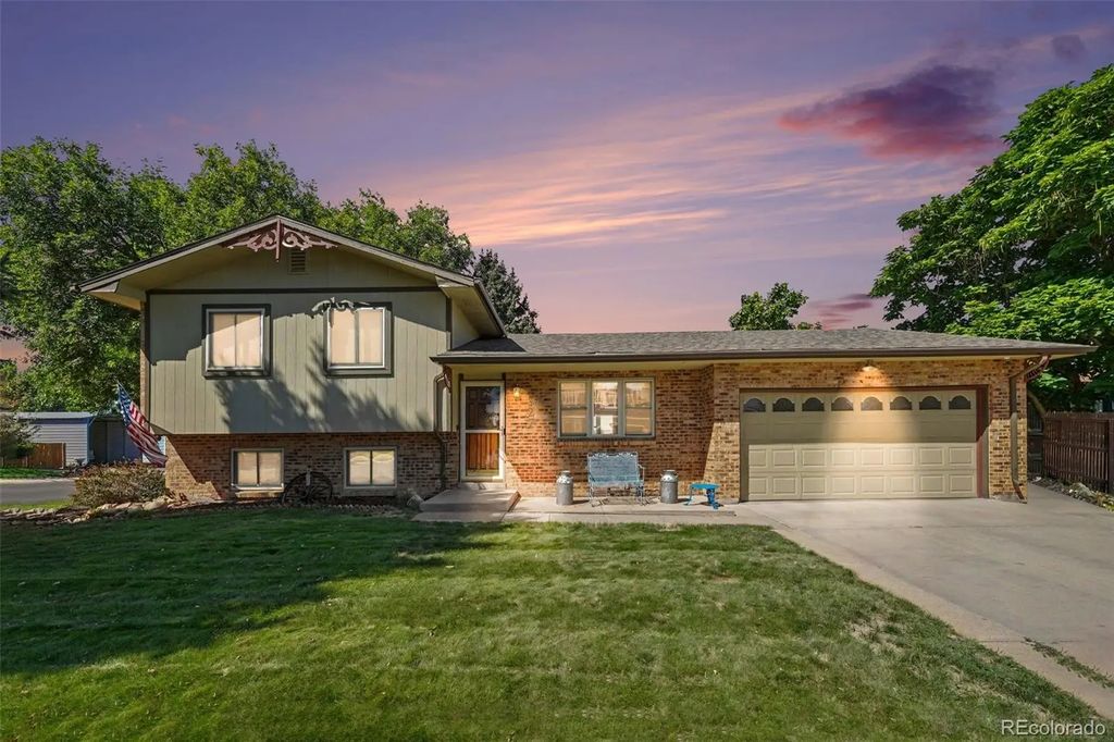 327 Maple Drive, Frederick