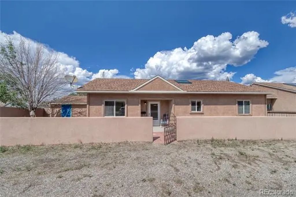 310 W 16th Street B, Salida