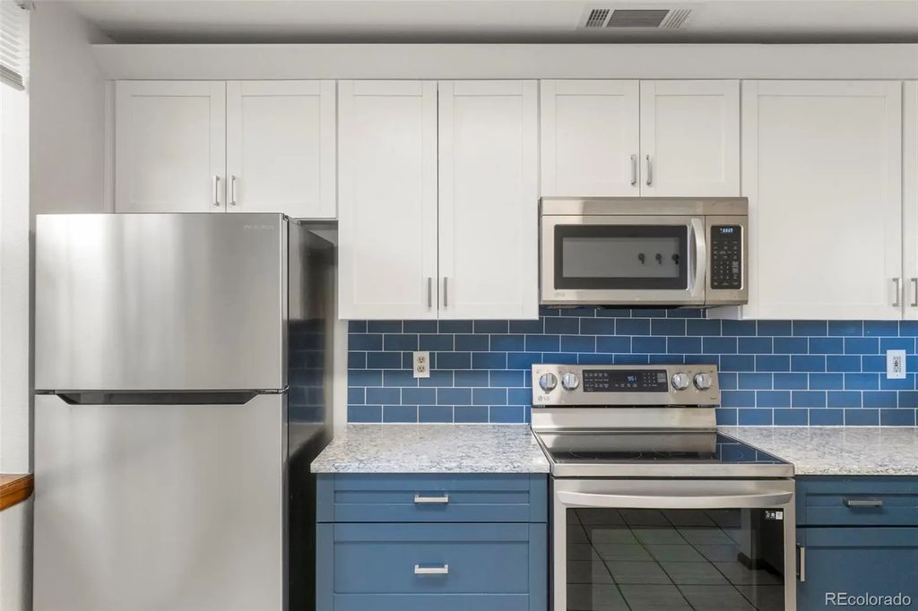 5702 W Asbury Place 102, Lakewood