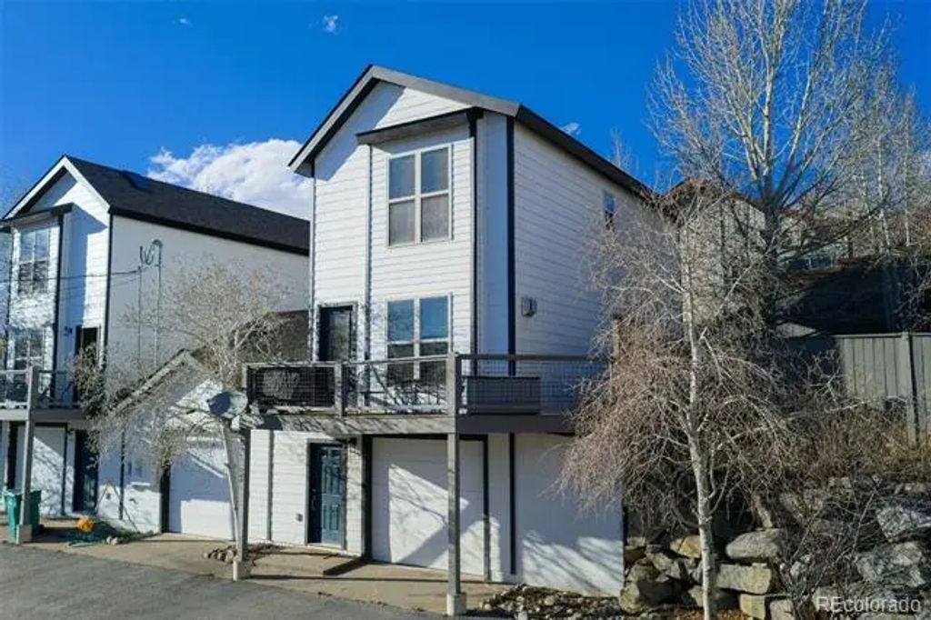 135 Fourth Street, Granby