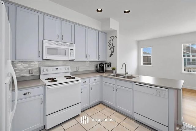 7454 E 28th Avenue 3, Denver