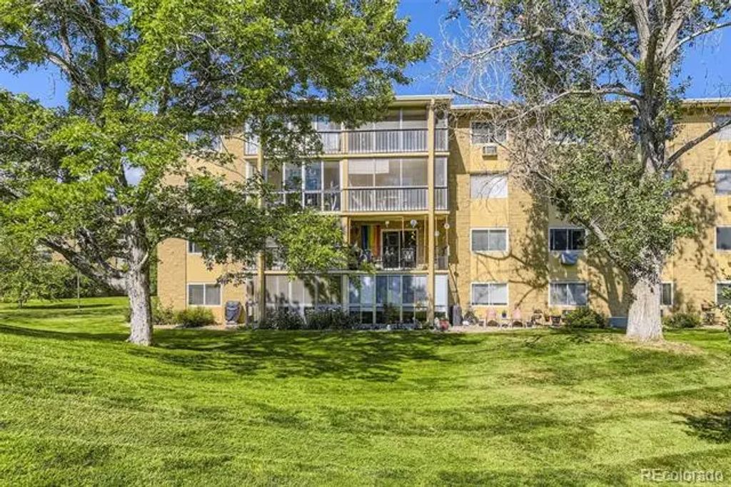 13500 E Cornell Avenue 301, Aurora