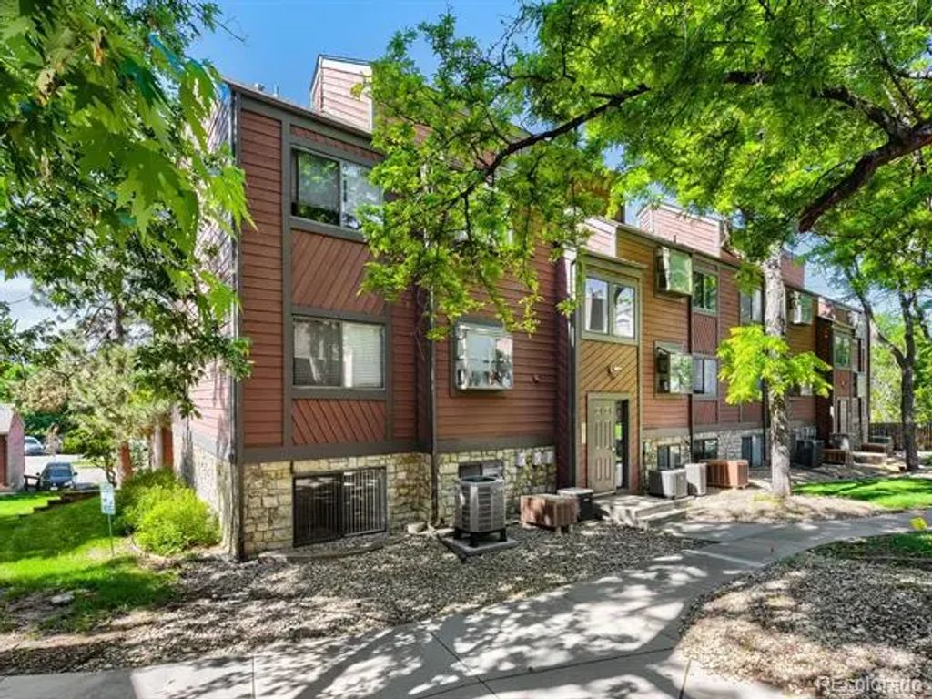 333 W Lehow Avenue 4, Englewood