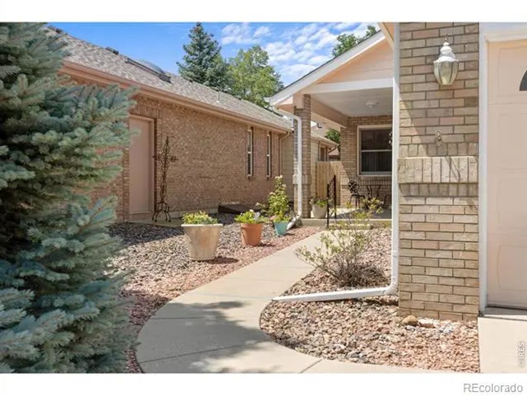 809 Zweck Court, Longmont