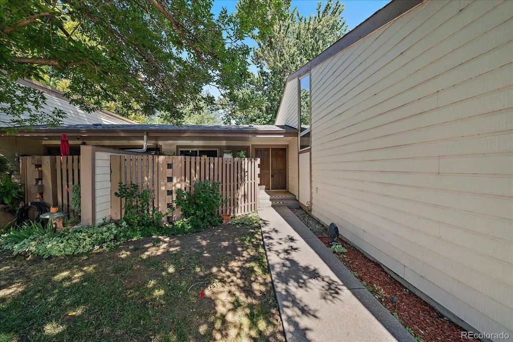 6305 W 6th Avenue C21, Lakewood