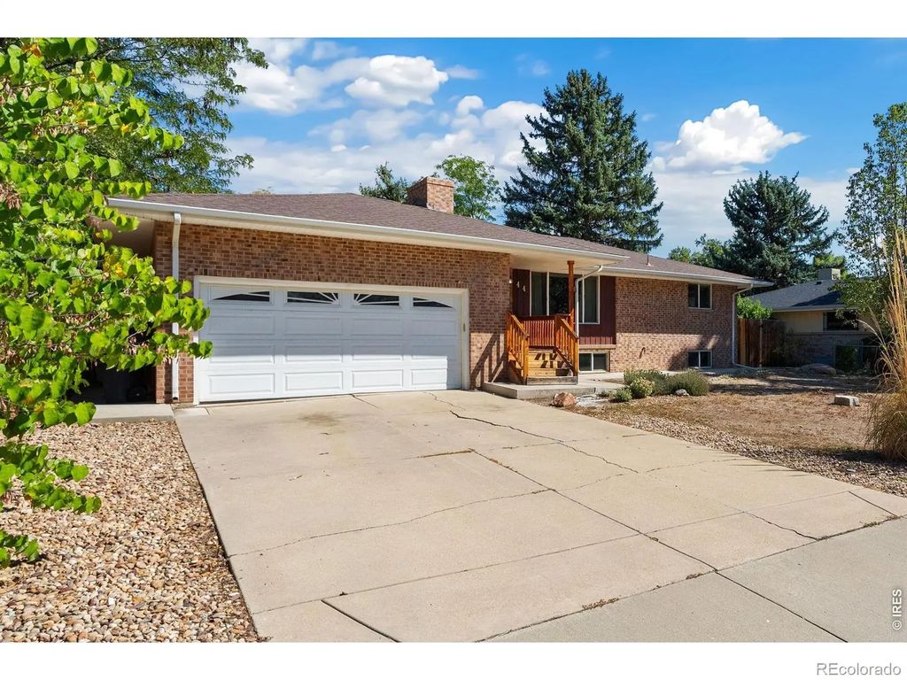44 Dartmouth Circle, Longmont