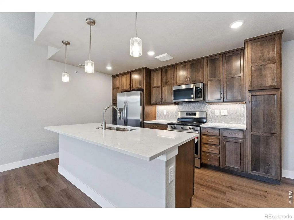 235 High Point Drive 206, Longmont