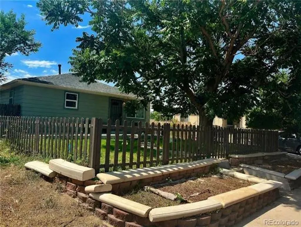 5715 Niagara Street, Commerce City
