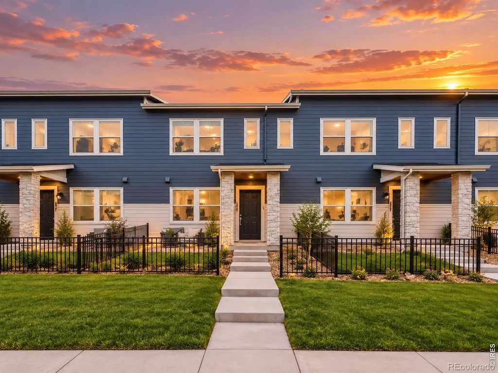 2833 Bear Springs Circle, Longmont