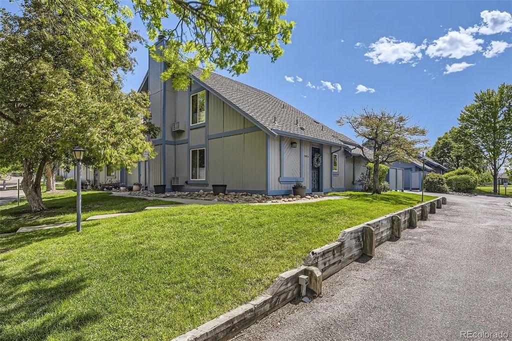 2437 S Victor Street A, Aurora