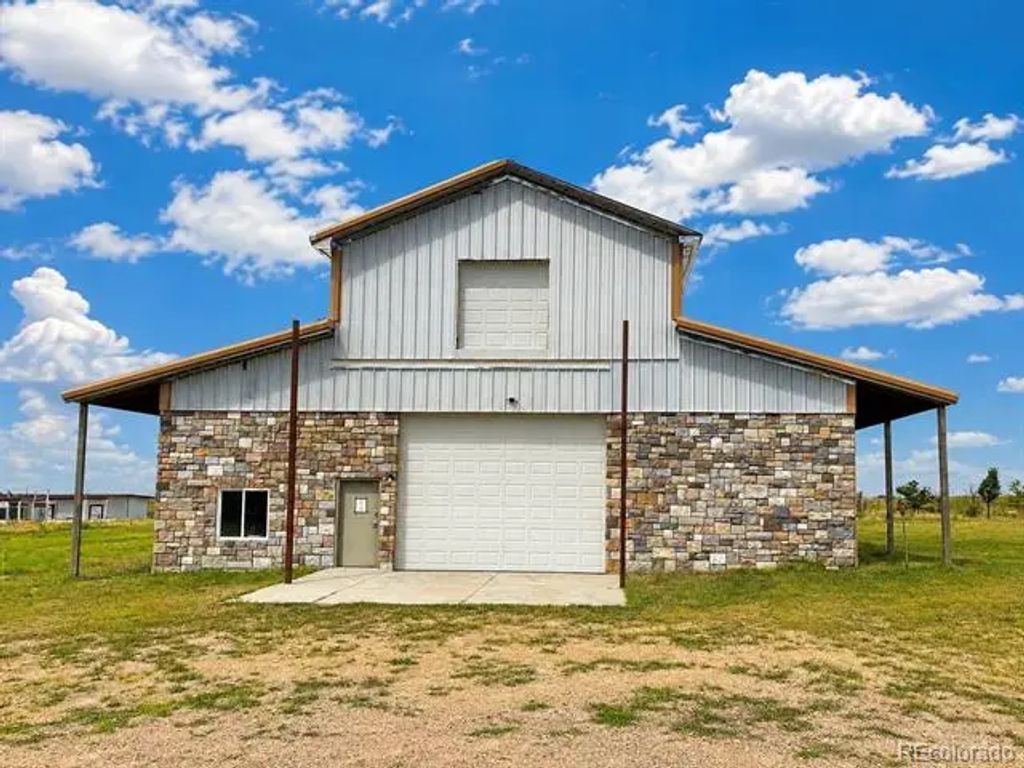 15435 Coyote Haven View, Peyton