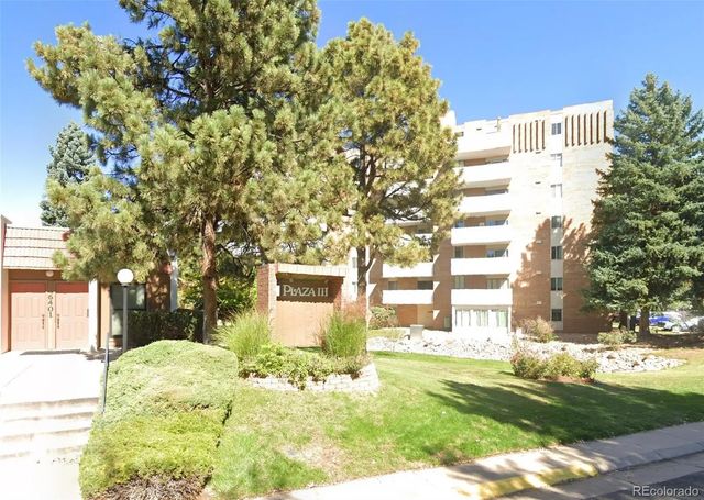 2835 S Monaco Street Parkway 4-302, Denver